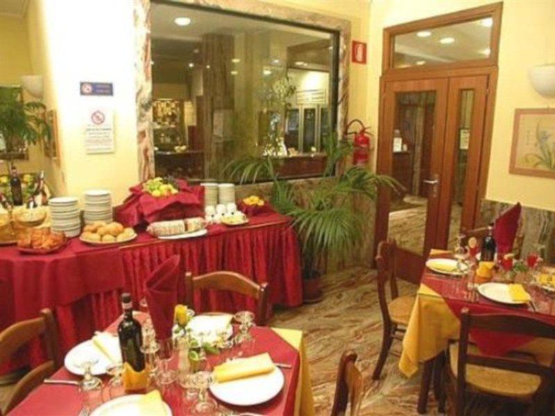 Hotel Corolle Флоренция Ресторан фото