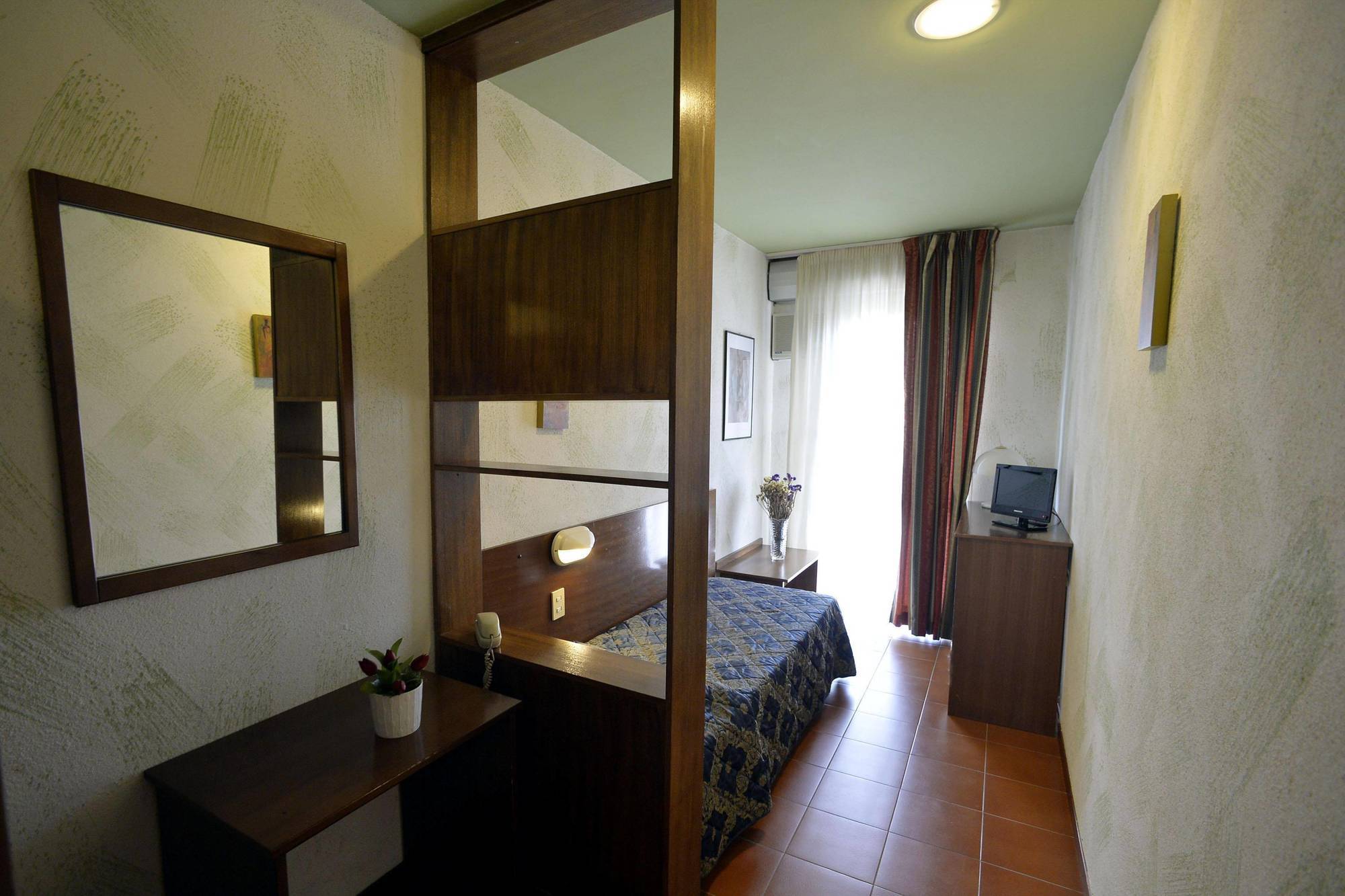 Hotel Corolle Флоренция Экстерьер фото