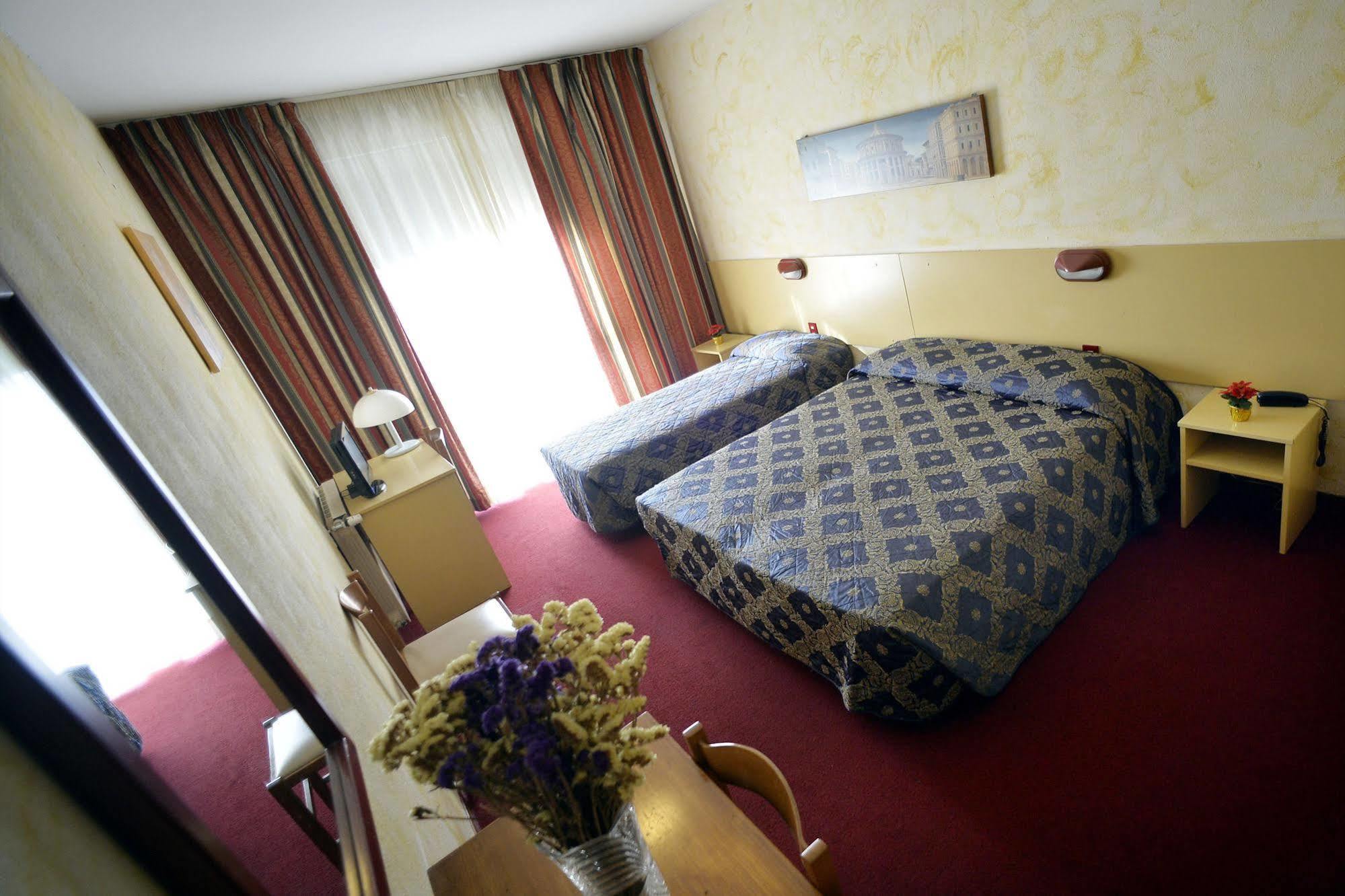 Hotel Corolle Флоренция Экстерьер фото